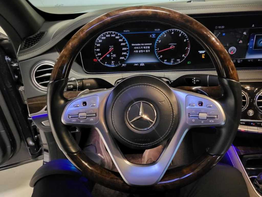 Mercedes Benz S Class - Vista 9