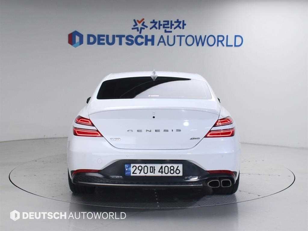 Genesis G70 - Vista 4