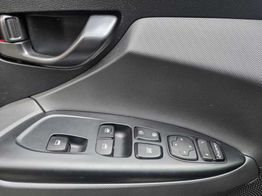 HYUNDAI Veloster - Vista 11