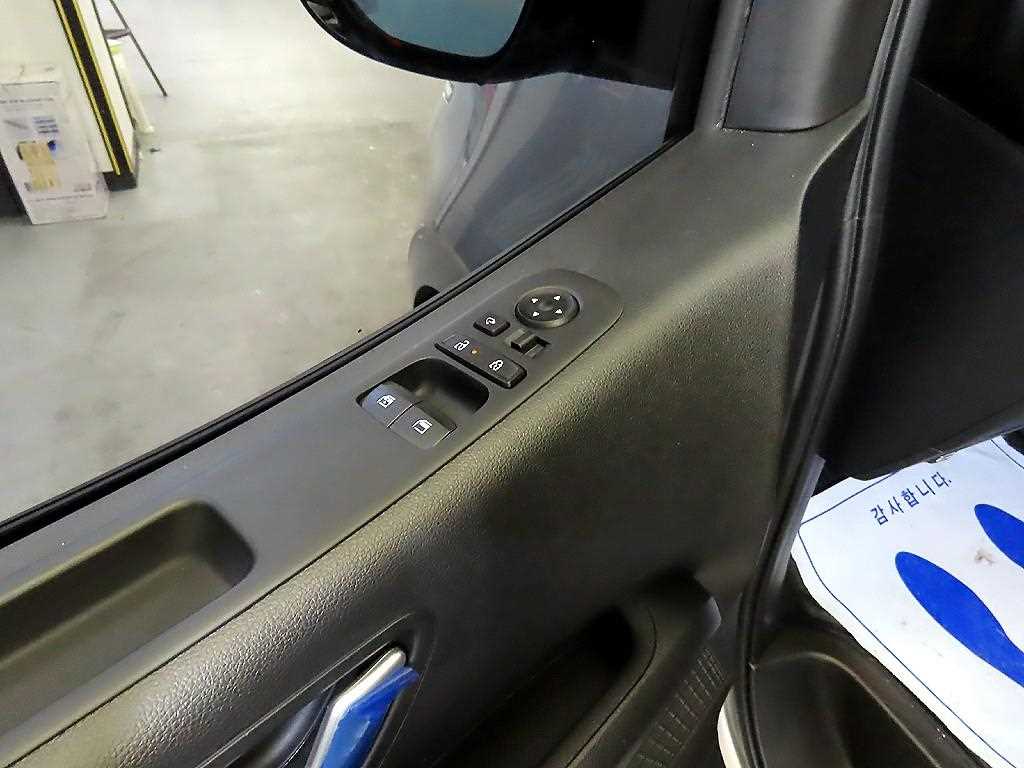 HYUNDAI Staria 2025 Gris - Importación desde Corea - HF Imports Iquique - Foto 17