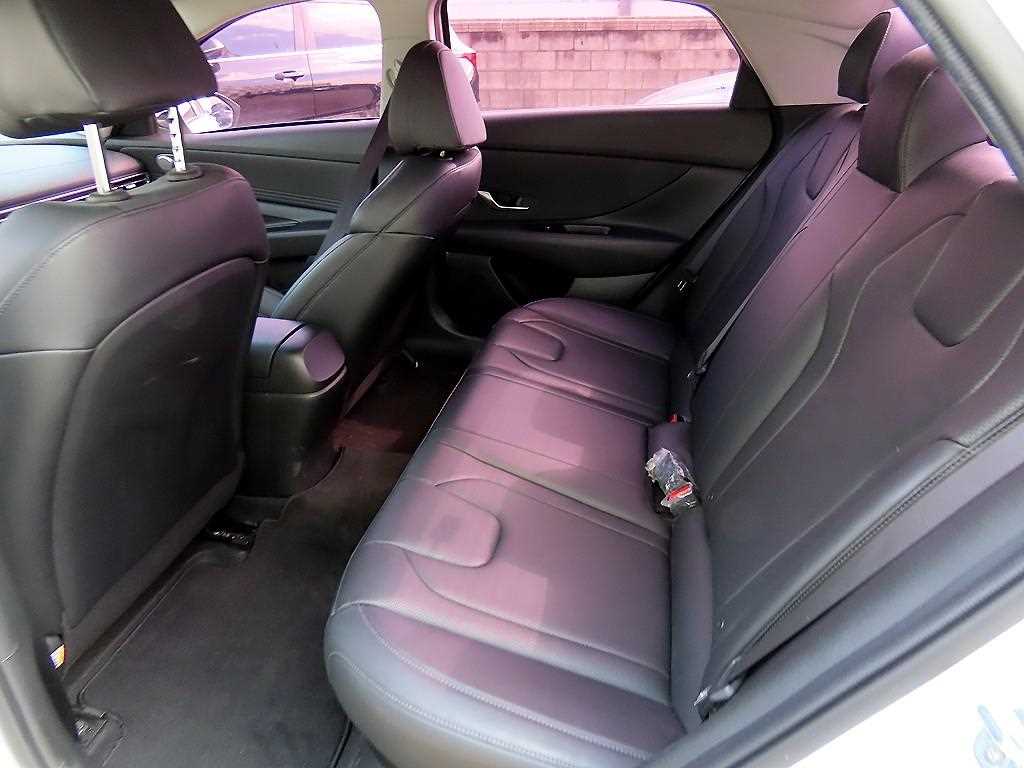 HYUNDAI Avante - Vista 6