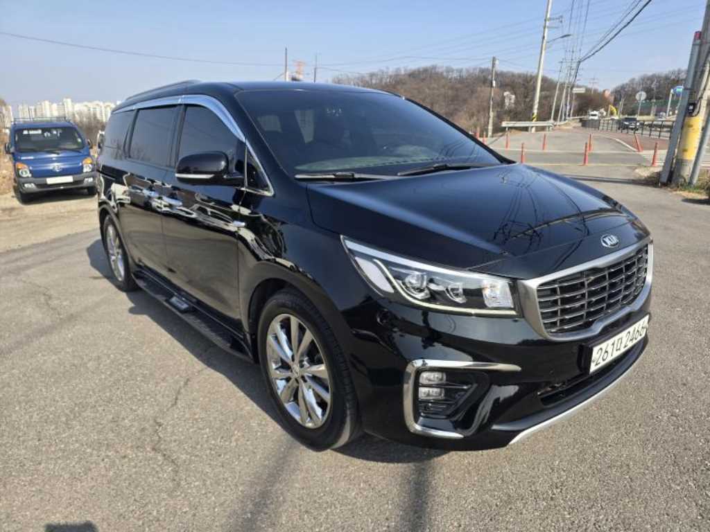 KIA Carnival - Vista 5