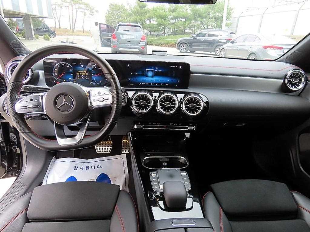Mercedes Benz CLA Class - Vista 8