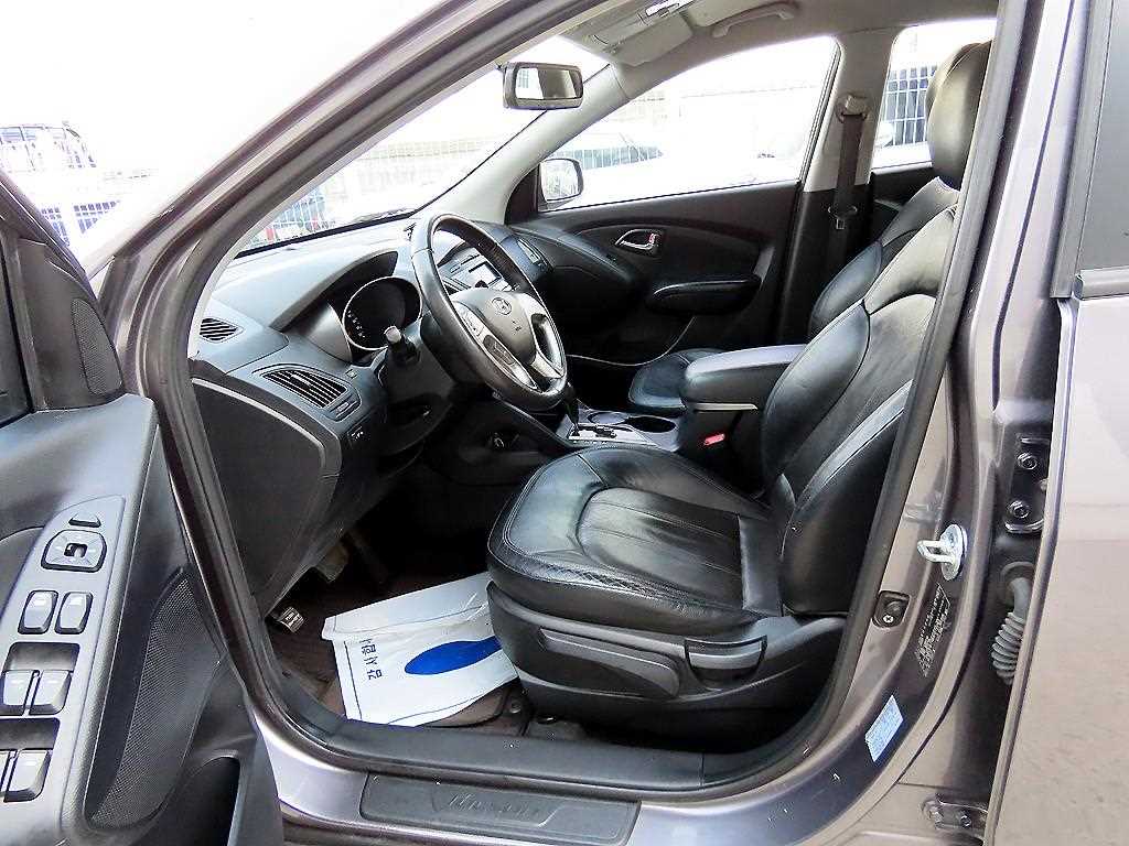 HYUNDAI Tucson - Vista 5