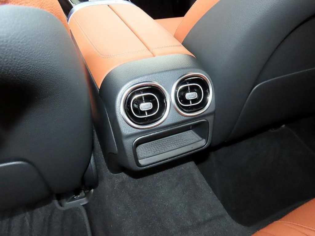 Mercedes Benz C Class 2024 Blanco - Importación desde Corea - HF Imports Iquique - Foto 16