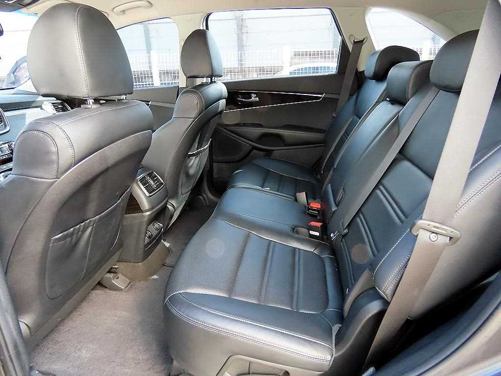 KIA Sorento - Vista 6
