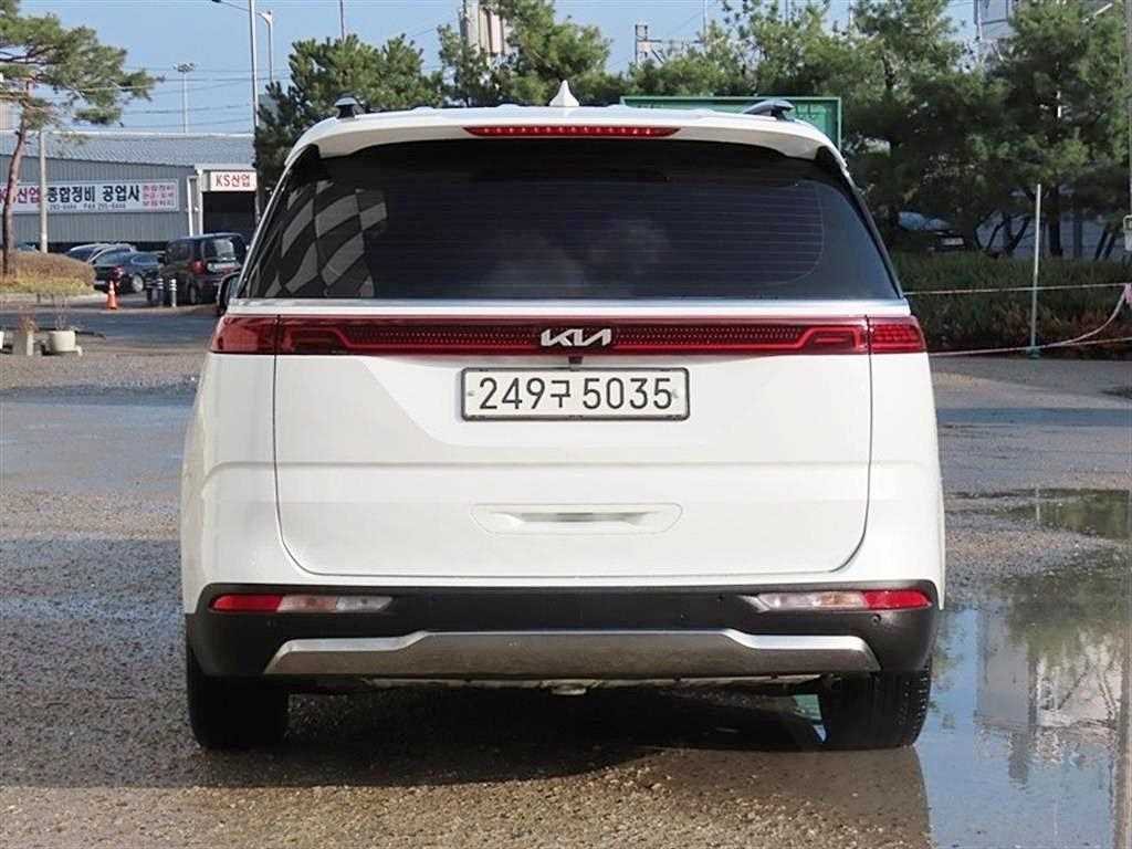 KIA Carnival - Vista 4