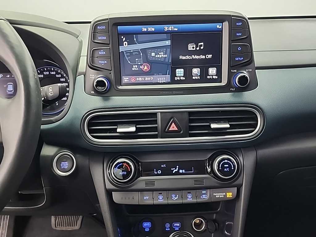 HYUNDAI Kona - Vista 10