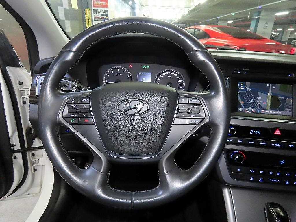 HYUNDAI Sonata - Vista 8