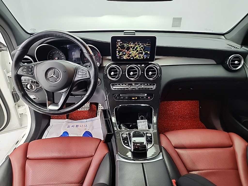 Mercedes Benz GLC Class - Vista 7