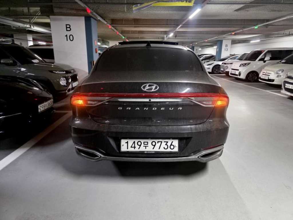 HYUNDAI Grandeur - Vista 5