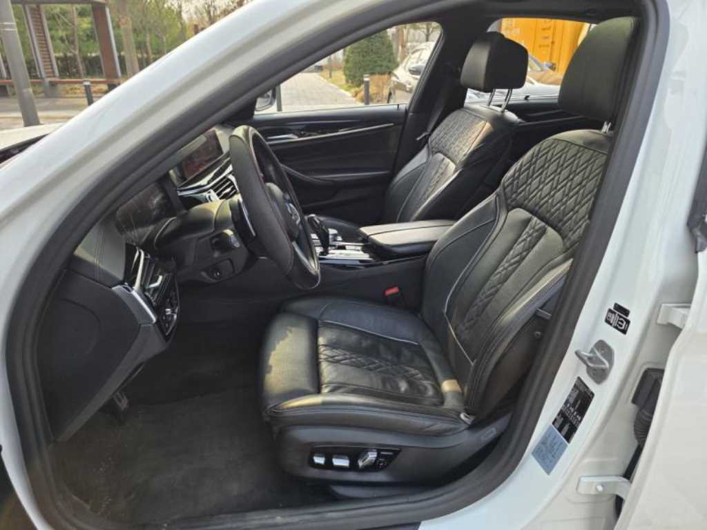 BMW 5 Series - Vista 8