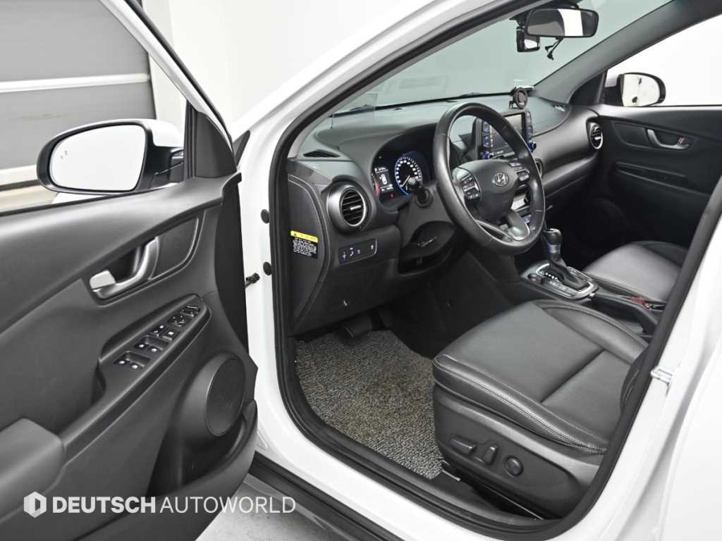 HYUNDAI Kona - Vista 11