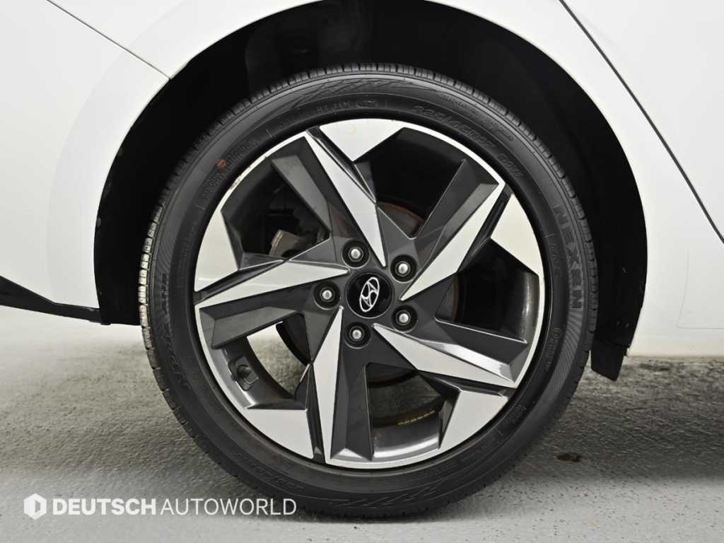 HYUNDAI Avante - Vista 5