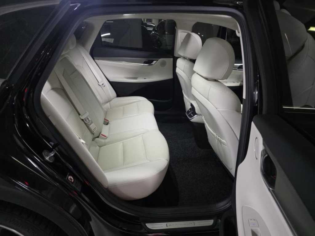 HYUNDAI Grandeur - Vista 11