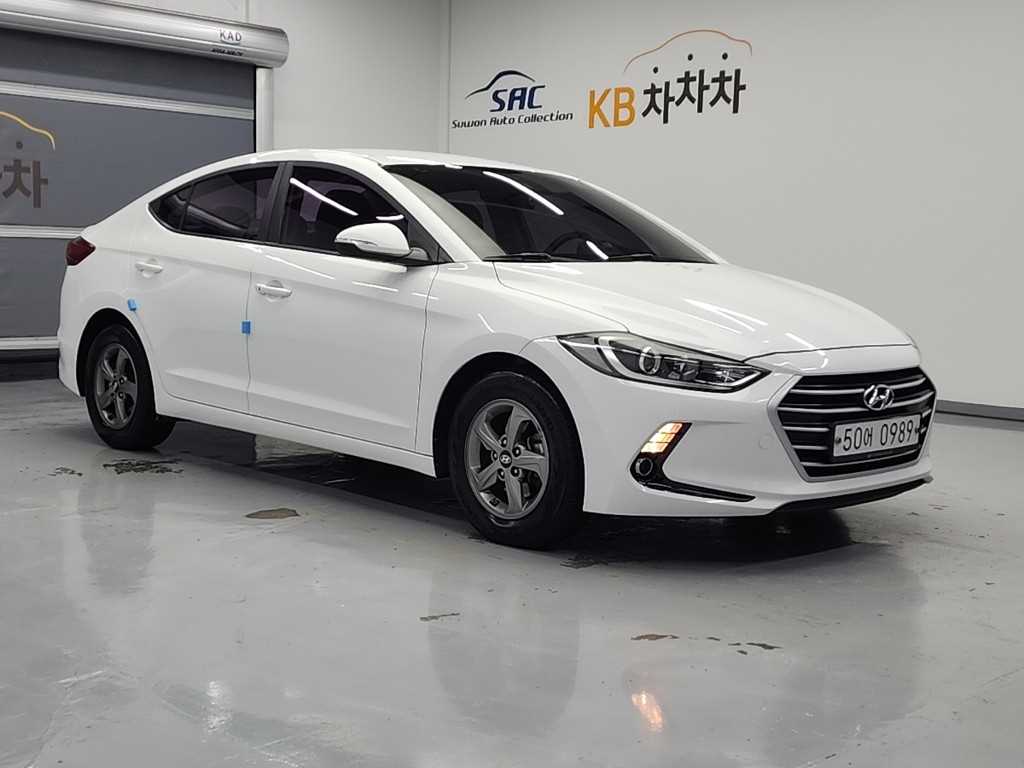 HYUNDAI Avante - Vista 4