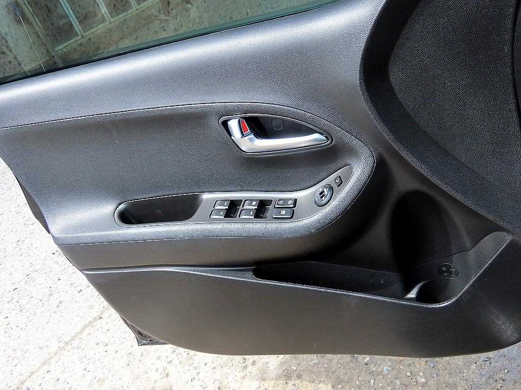 KIA Morning - Vista 11