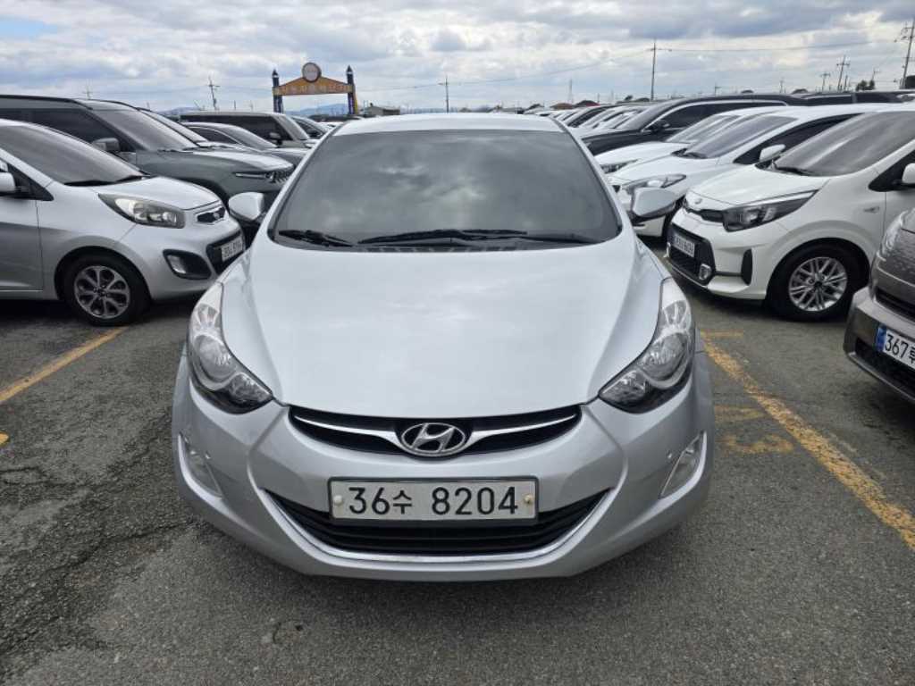 HYUNDAI Avante - Vista 2