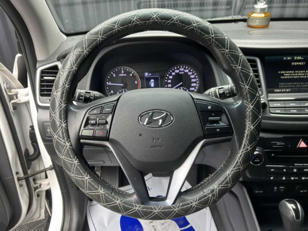 HYUNDAI Tucson - Vista 9