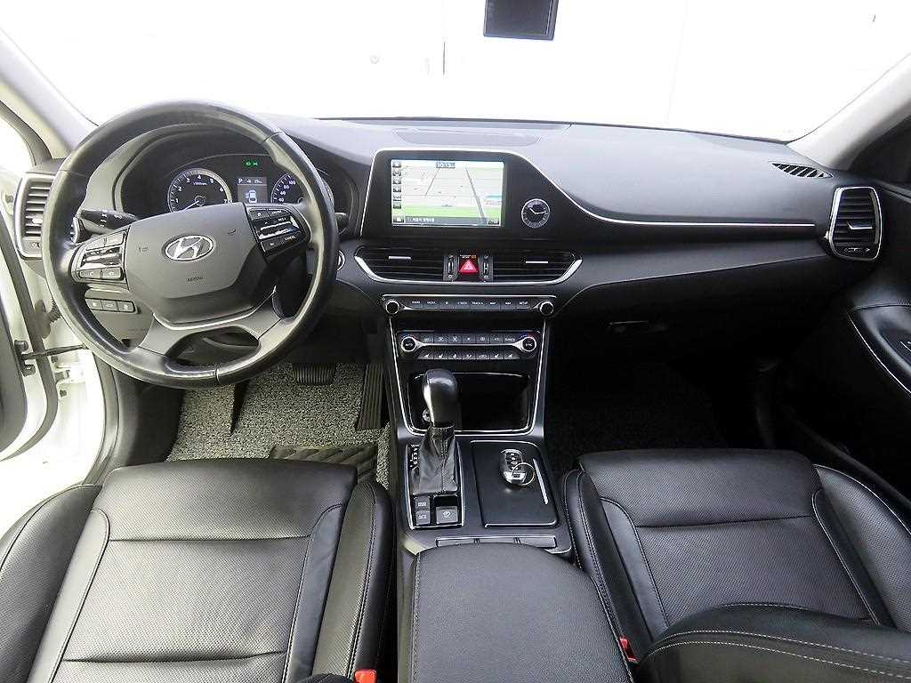 HYUNDAI Grandeur - Vista 8