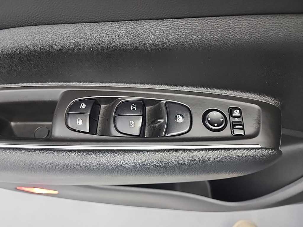 SAMSUNG QM6 - Vista 8