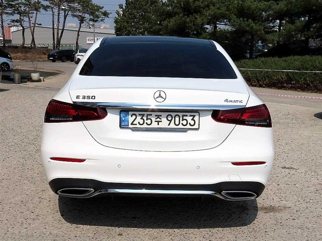 Mercedes Benz E class - Vista 4