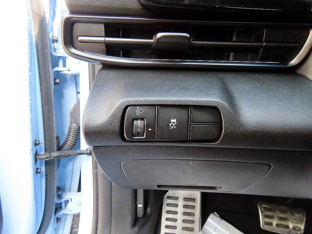 HYUNDAI Avante - Vista 12