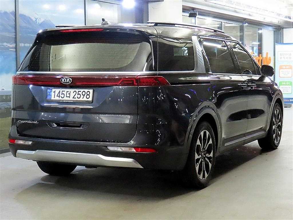KIA Carnival - Vista 4