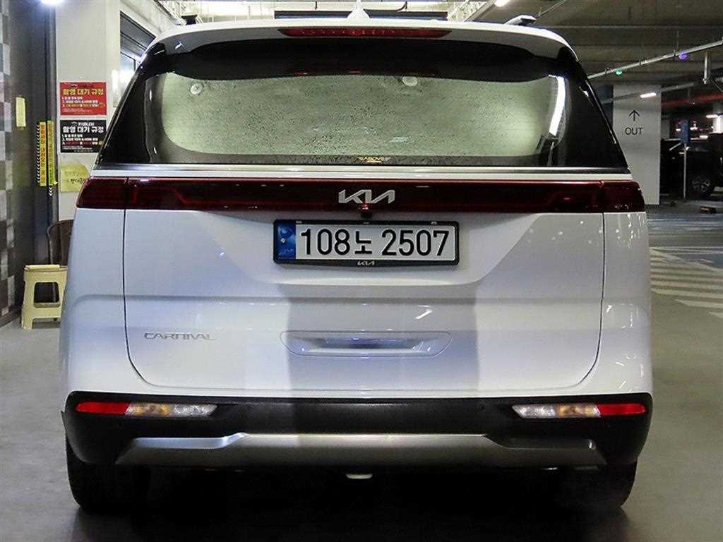 KIA Carnival - Vista 5