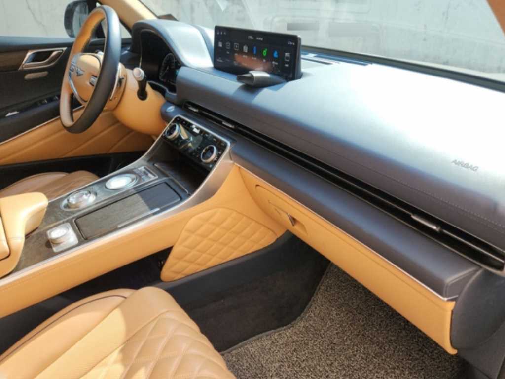 Genesis GV80 - Vista 5