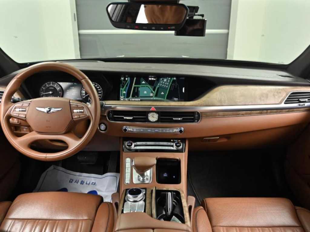 Genesis G90 - Vista 8