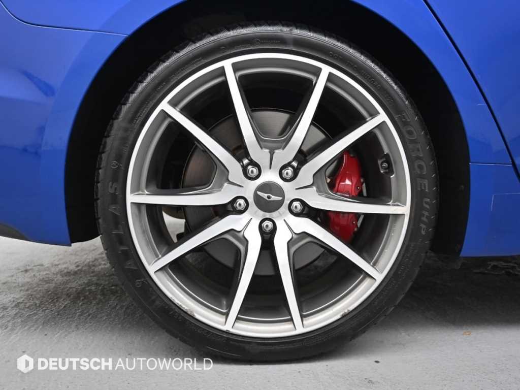 Genesis G70 - Vista 5