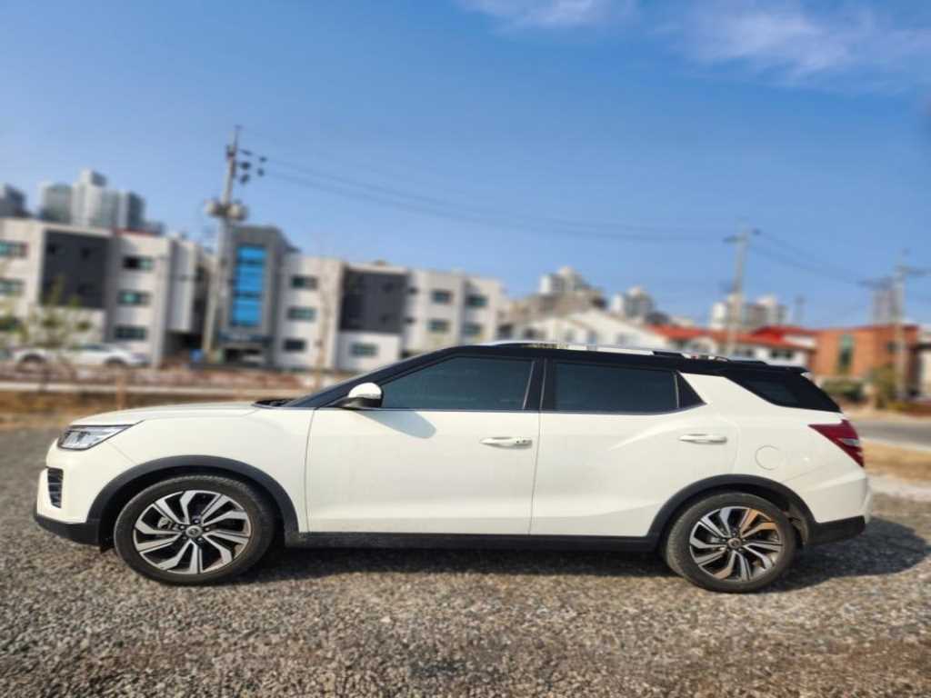 Ssangyong Tivoli - Vista 9