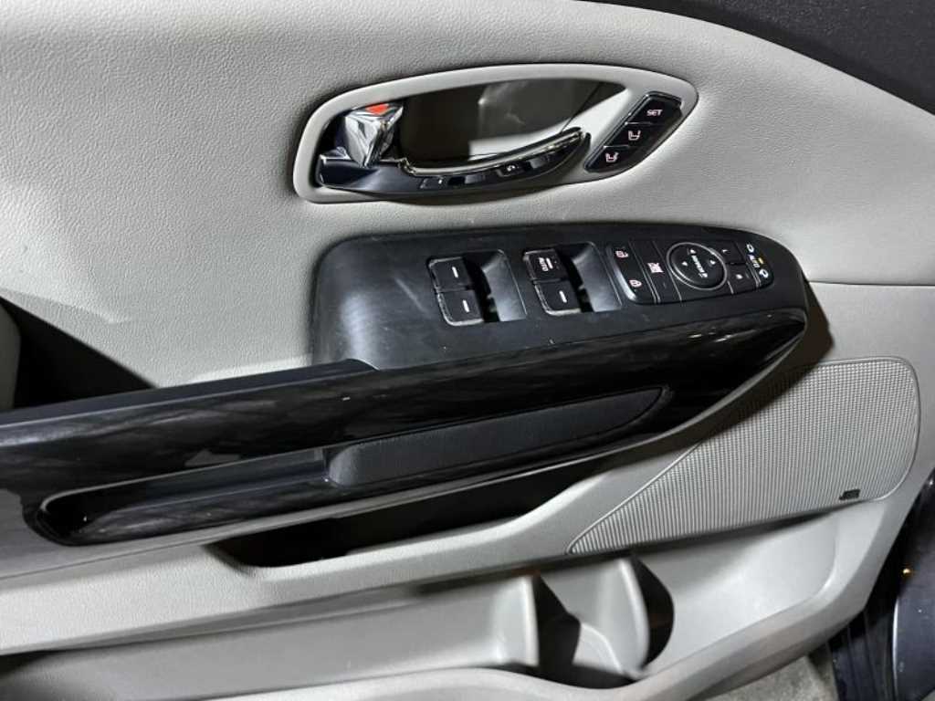 KIA Carnival 2017 Gris - Importación desde Corea - HF Imports Iquique - Foto 13