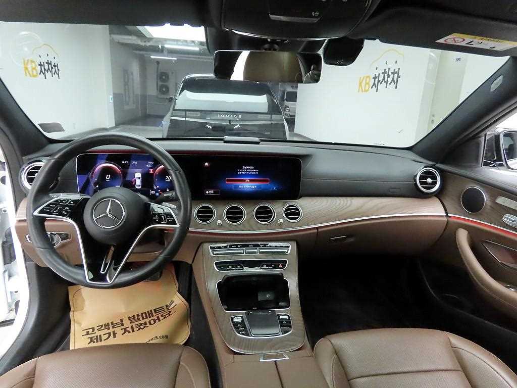 Mercedes Benz E class - Vista 6