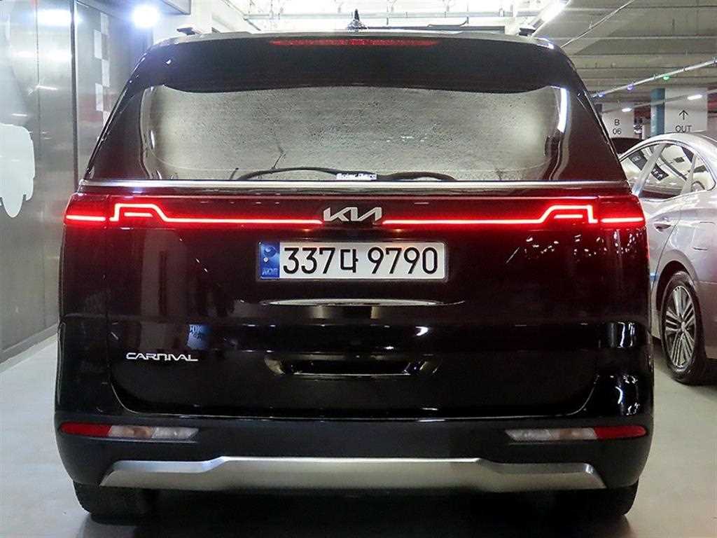 KIA Carnival - Vista 5