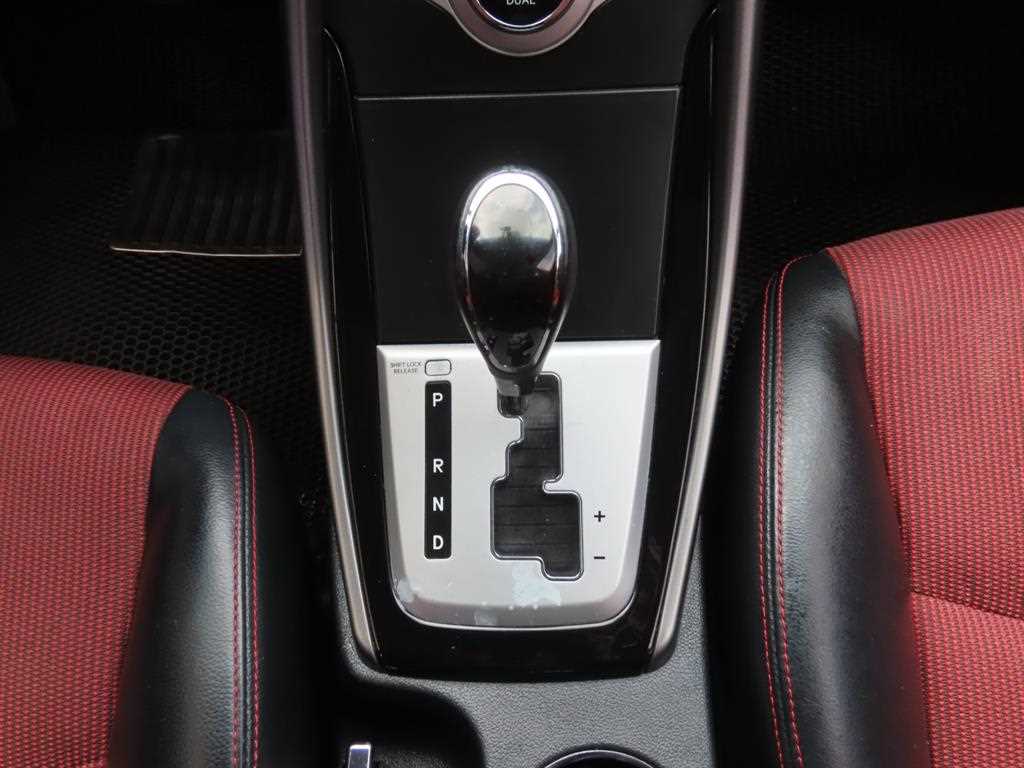 HYUNDAI Avante - Vista 10