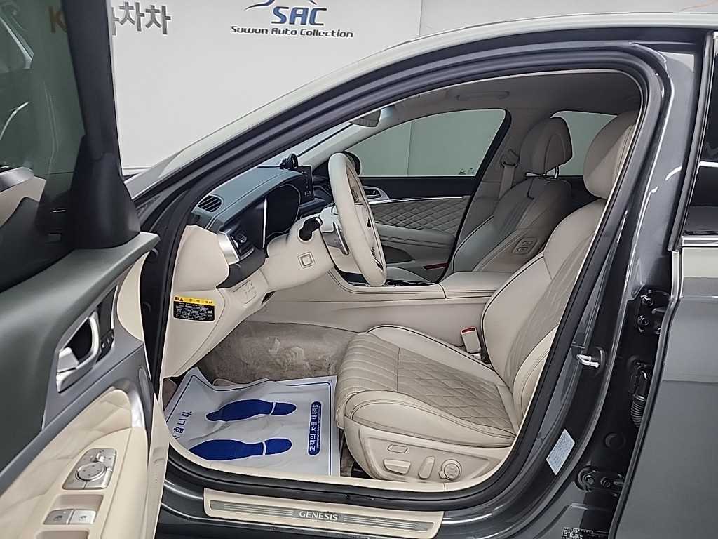 Genesis G70 - Vista 11