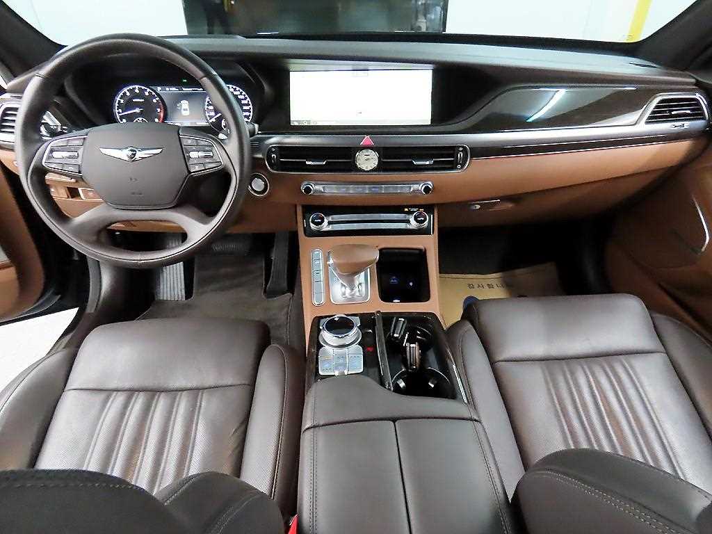 Genesis G90 - Vista 7