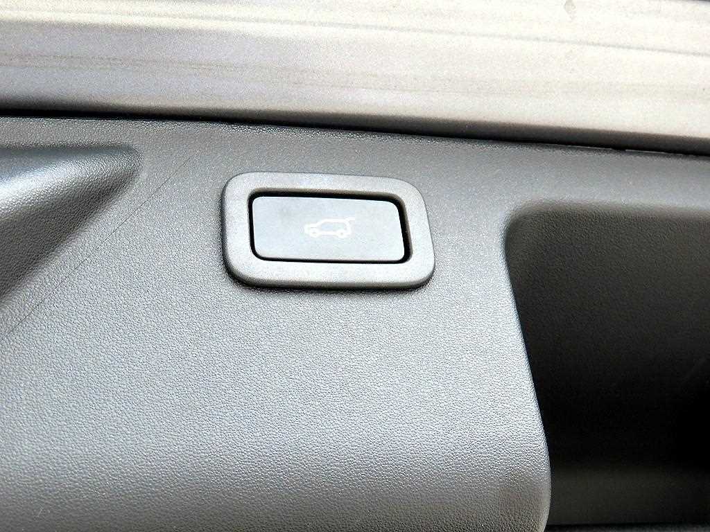 Land Rover Discovery Sports 2018 Gris - Importación desde Corea - HF Imports Iquique - Foto 16