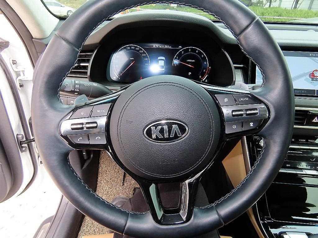 KIA K7 - Vista 8