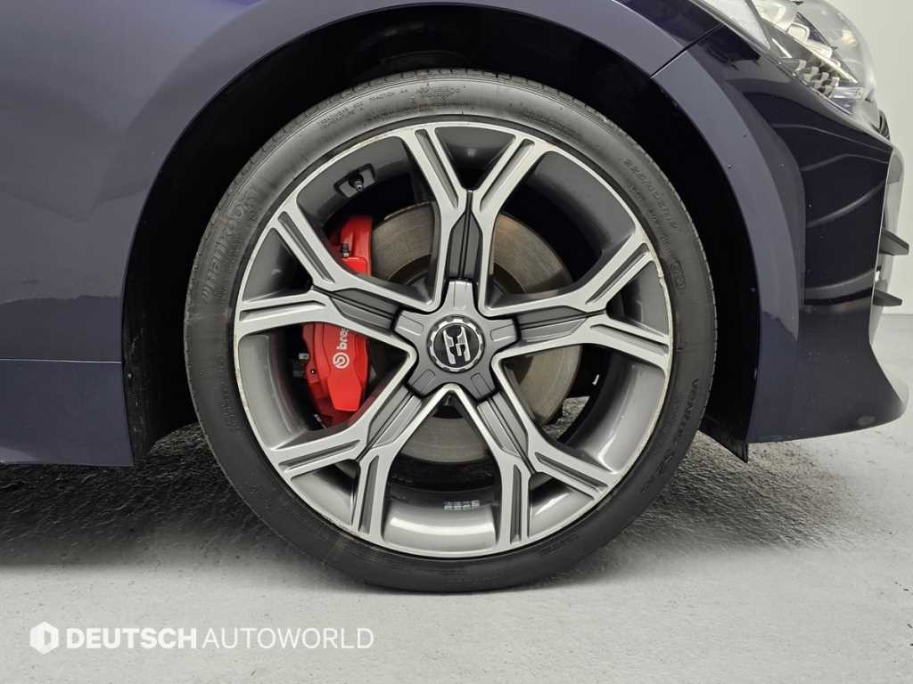 KIA Stinger - Vista 5