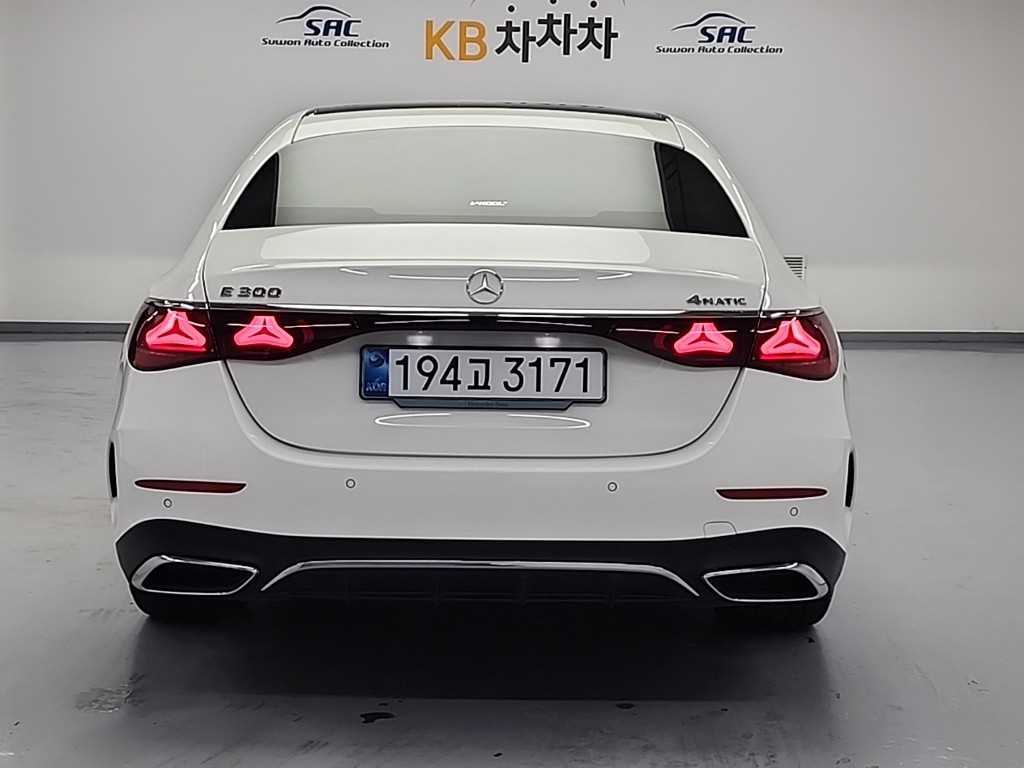 Mercedes Benz E class - Vista 3