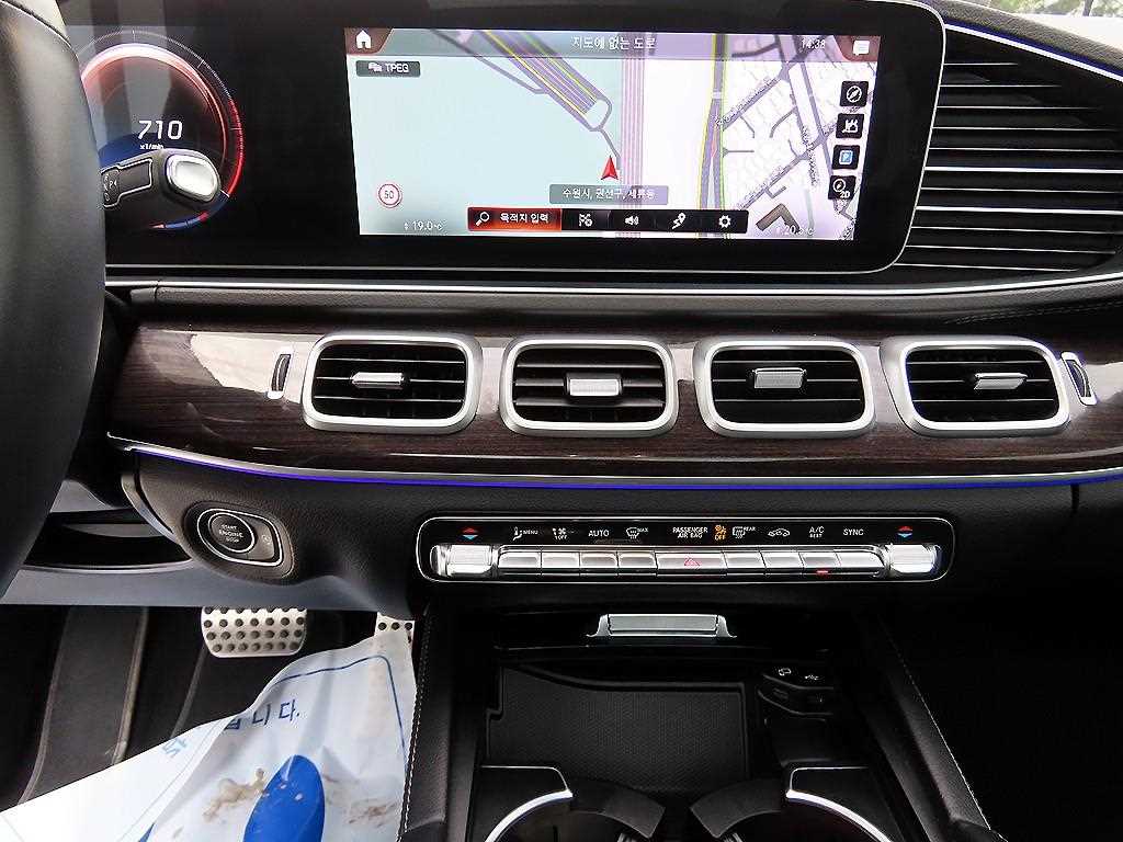 Mercedes Benz GLE Class - Vista 12