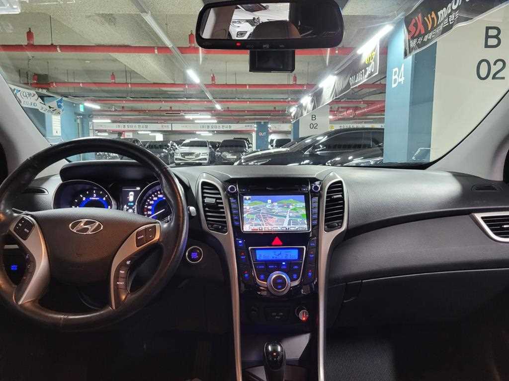 HYUNDAI i30 - Vista 5