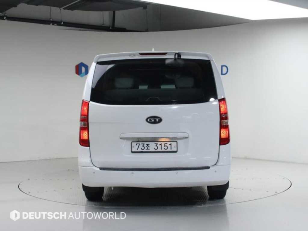 HYUNDAI Starex - Vista 4