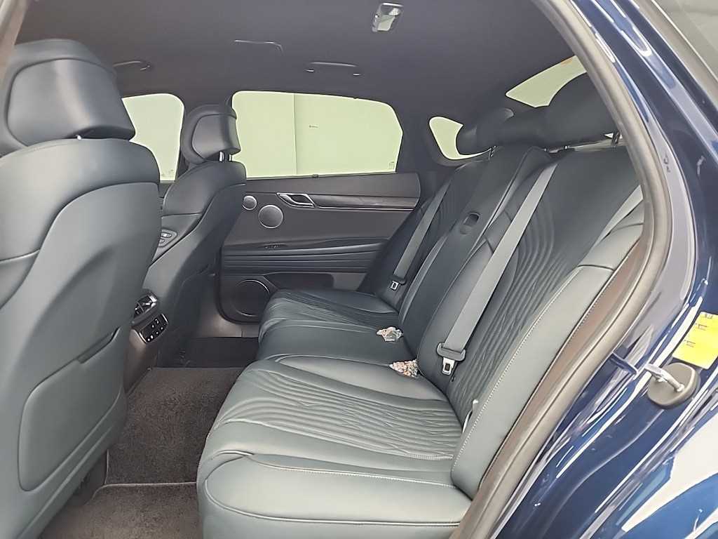 Genesis G80 - Vista 12