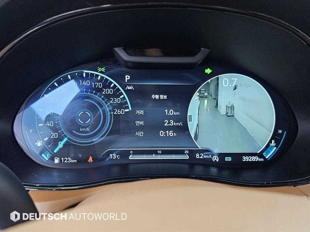 Genesis GV70 - Vista 8