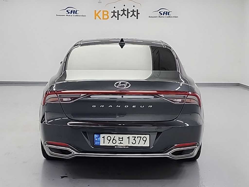 HYUNDAI Grandeur - Vista 3