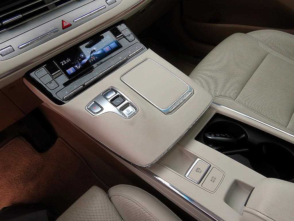 HYUNDAI Grandeur - Vista 10